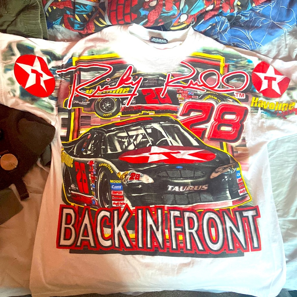 Large vintage graphic tee